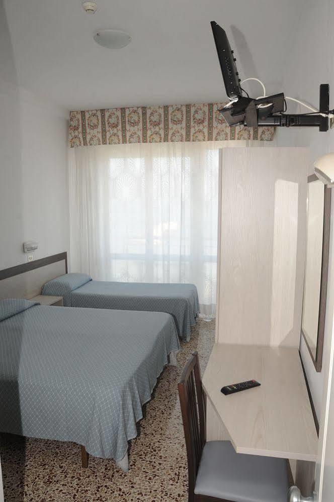 Hotel Europa Gabicce Mare Exterior photo